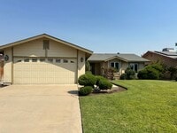 Building Photo - Charming 3 bedroom 2 bathroom home located...