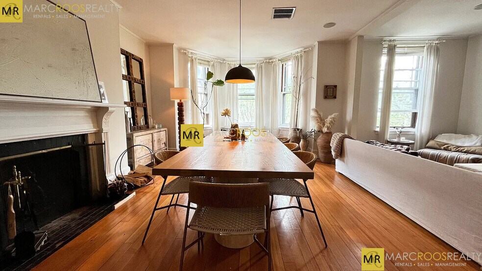 Building Photo - 232 Marlborough St