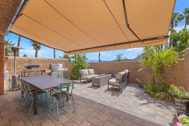 Building Photo - 49069 Mariposa Dr