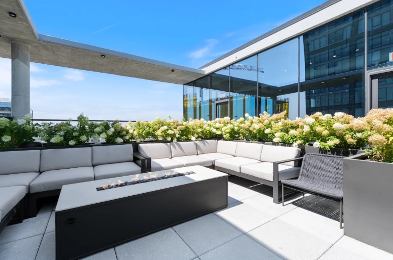 Building Photo - 1039 W Van Buren St