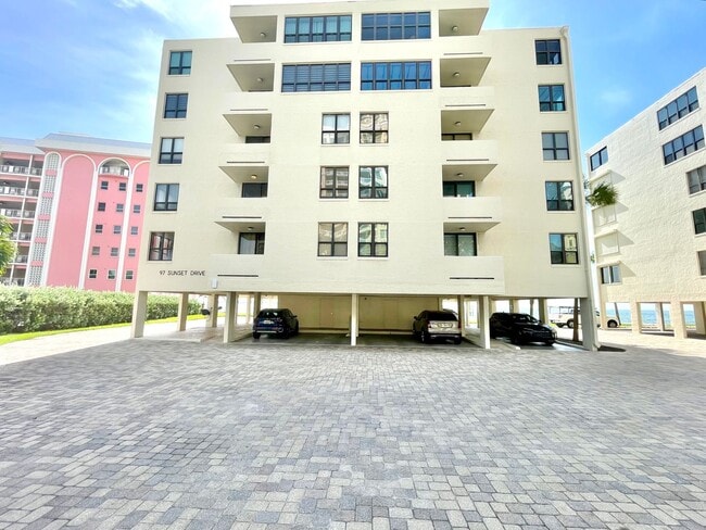 Building Photo - Sarasota Bay Penthouse