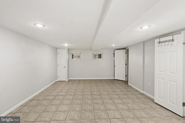 Building Photo - 5105 New Hampshire Ave NW