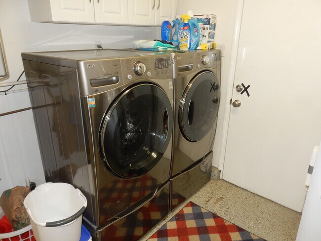 Building Photo - 1934 Buell Ct