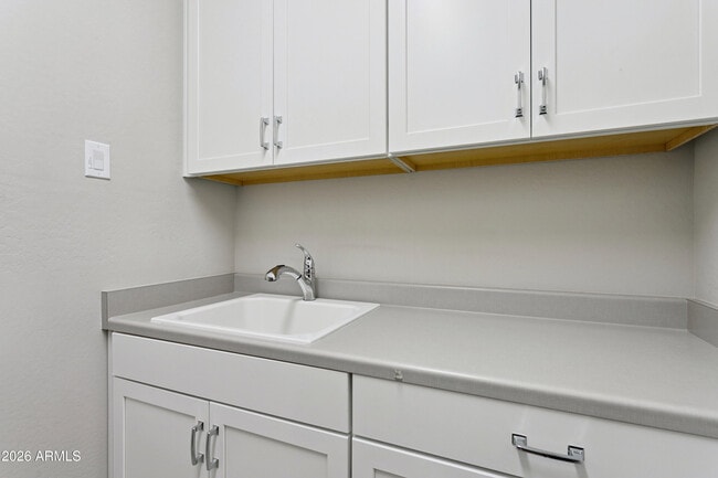 Building Photo - 1948 W Sierra Sunset Trail