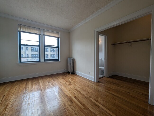 Building Photo - 2737 N Spaulding Ave