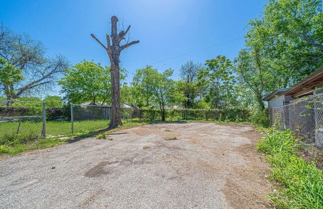 Building Photo - 204 Mt Vernon Ct