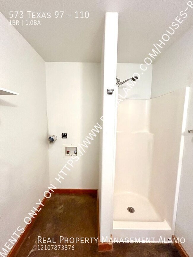 Building Photo - AVAILABLE NOW! 1 Bedroom / 1 Bath Lodge w/...