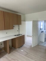 Building Photo - 2301 N Leavitt St