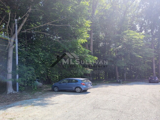 Building Photo - 308 Lakeshore Dr