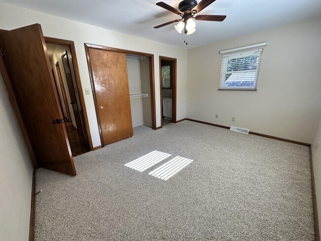 Building Photo - 1760 Scenic Dr