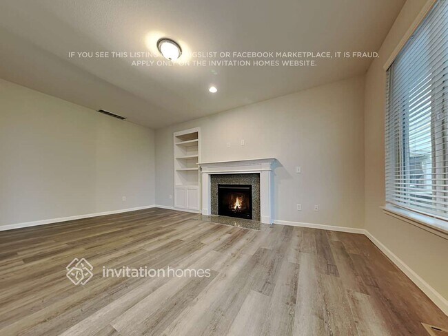 Building Photo - 3727 Santis Loop SE