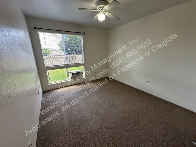 Building Photo - Charming Pet Friendly 2-Bedroom Home with ...