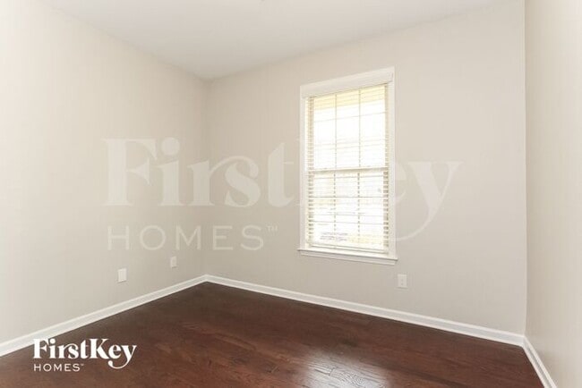 Building Photo - 716 Wood Lily Dr
