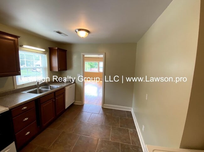 Building Photo - Charming South Roanoke Two Bedroom-One Lev...