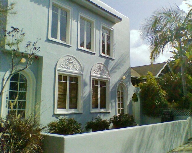 Building Photo - 124-128 Breeze Ave.-126