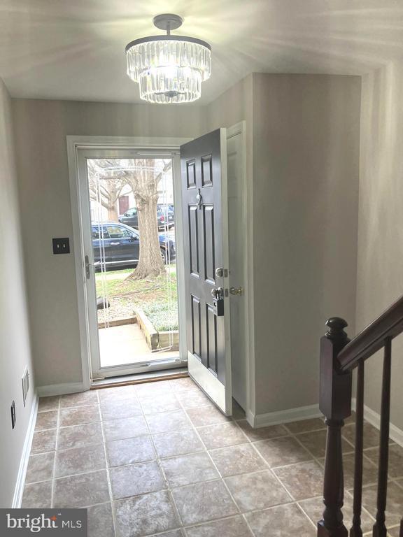 Building Photo - 2253 Forsythia Dr