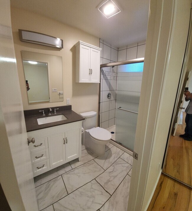 Building Photo - 5 Bedroom 3 bathroom in close proximity to POLY CAMPUS!