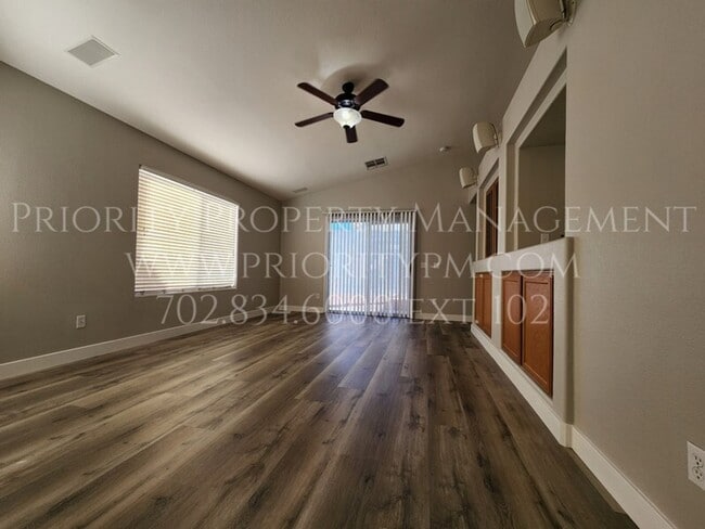Building Photo - Northwest SINGLE STORY !   3 Bed/2 Bath
