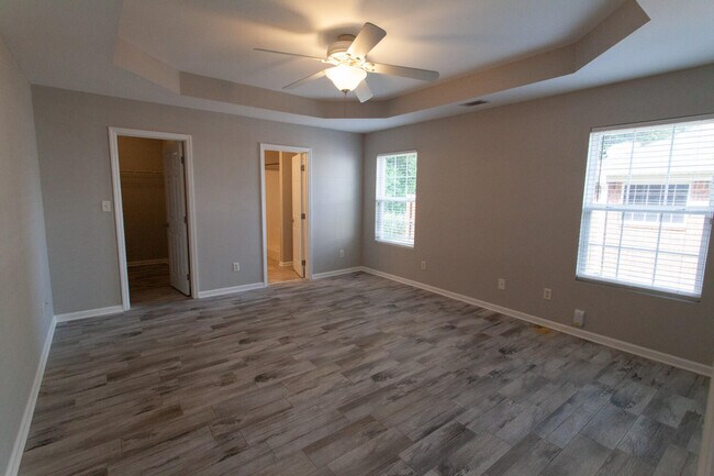 Building Photo - 318 Vanderbilt Dr