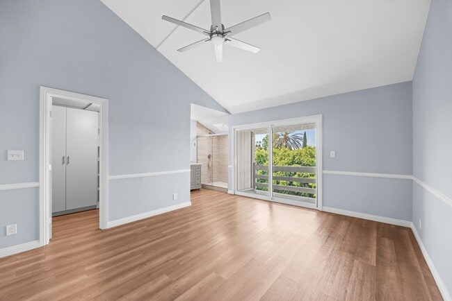 Building Photo - Bright, spacious Van Nuys 3-level townhome