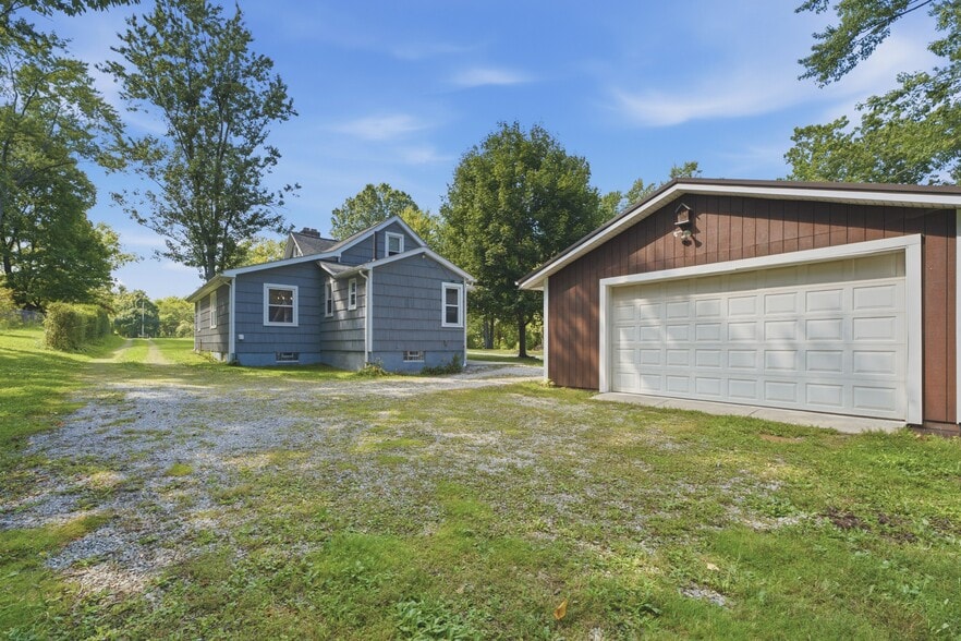 Building Photo - 2877 Pickle Rd