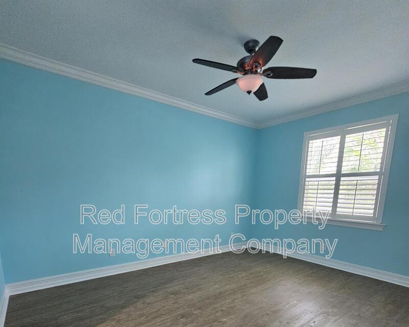 Building Photo - 13105 Silver Thorn Loop