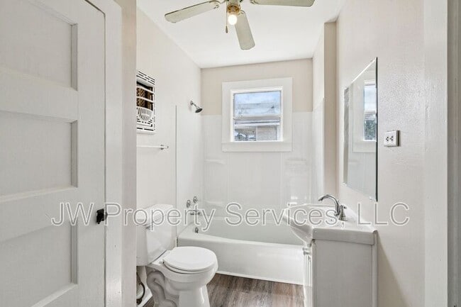 Building Photo - 4200-4202 5th St