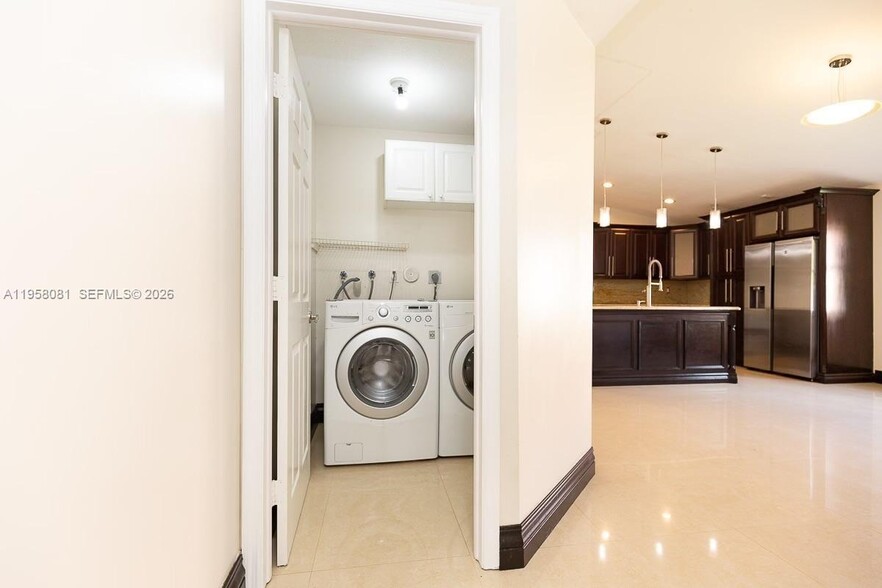 Building Photo - 4148 SW 153rd Ter