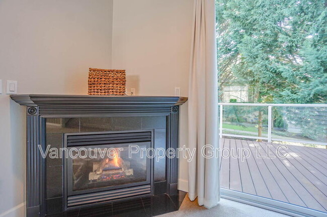 Building Photo - 8717 NE 17th St