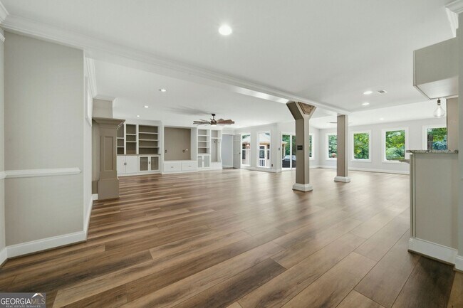 Building Photo - 250 Aspen Way