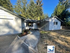 Building Photo - Private Cul-de-Sac Gem with Spacious Backyard!