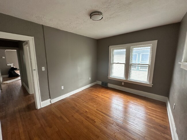 Building Photo - 4747 E 88th St