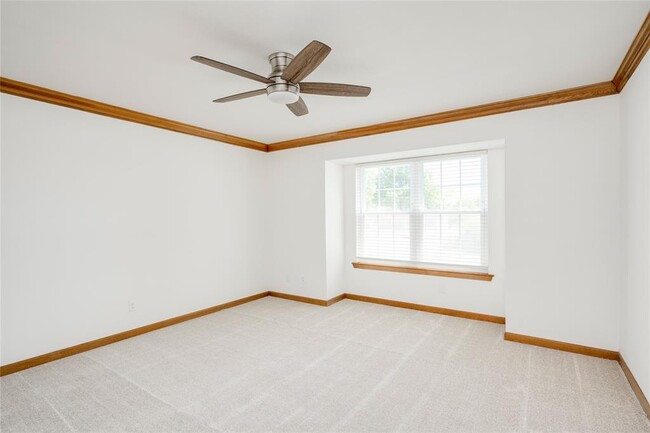 Building Photo - 109 Vinca Dr