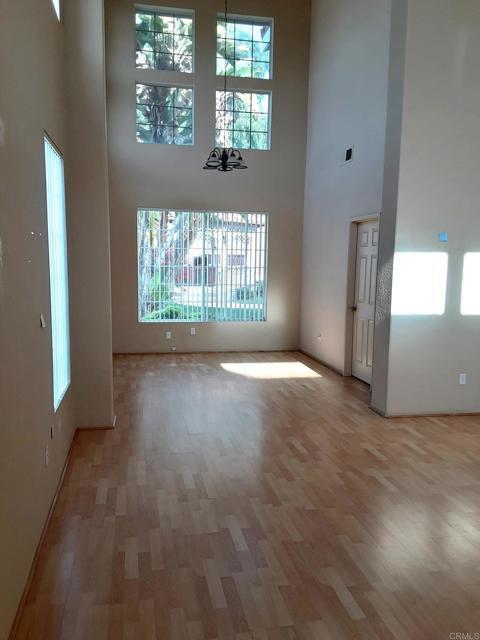 Building Photo - 586 Parkside Dr