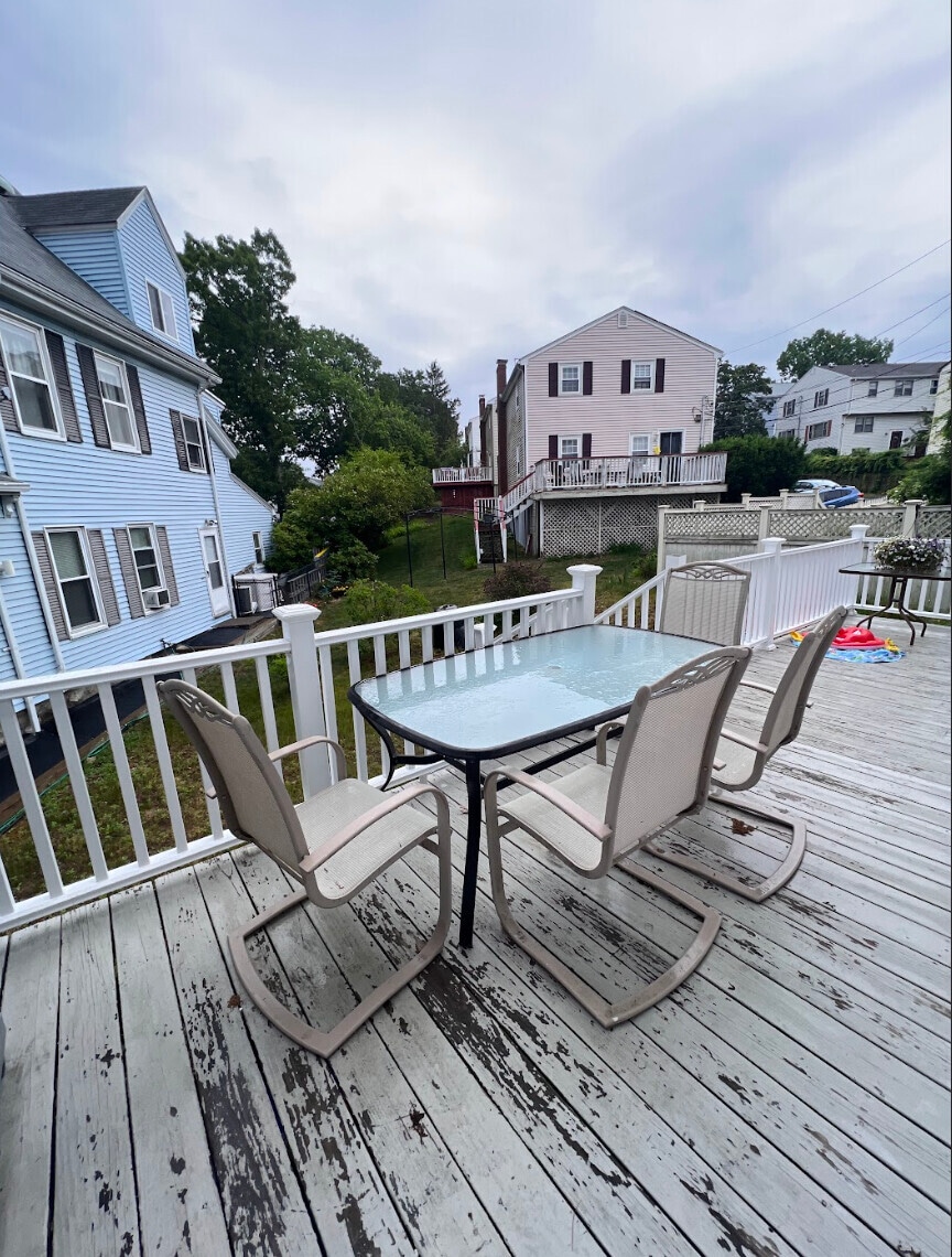 Building Photo - 117 Cowing St