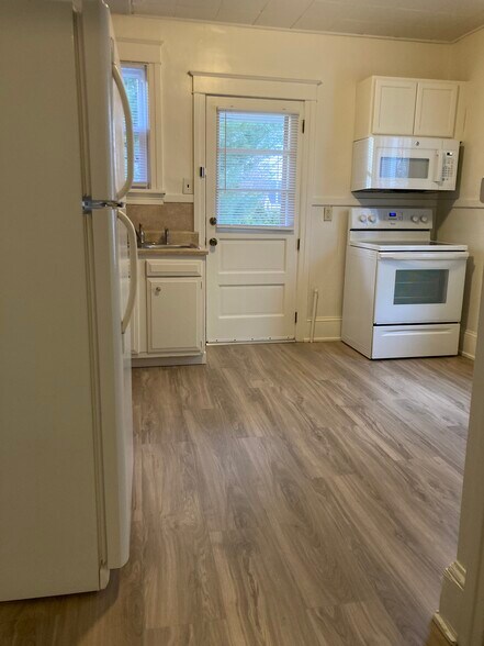 Building Photo - 117 N Montour St