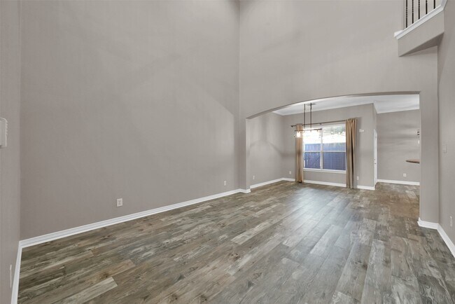 Building Photo - 9222 Sunlight Oak Ln