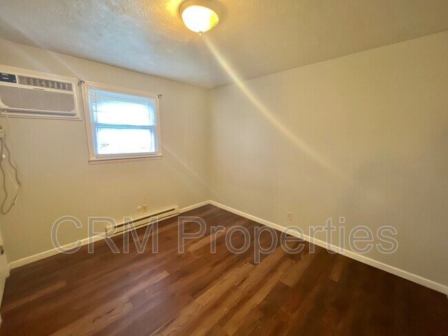 Building Photo - 1301 W 14th St