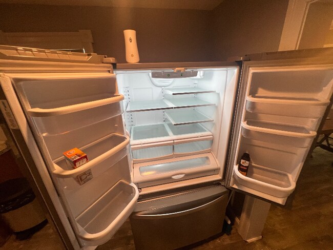 Building Photo - 283 Grand Ave