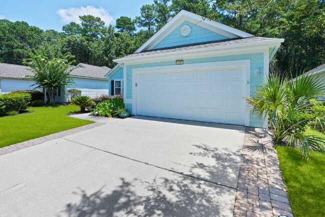 Building Photo - 211 Hampton Cir