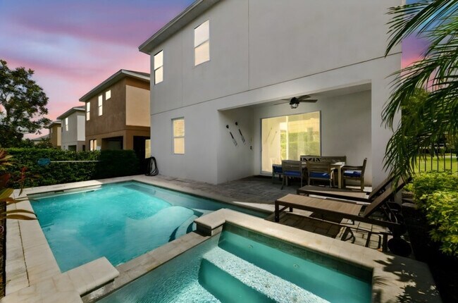 Building Photo - 350 Lasso Dr