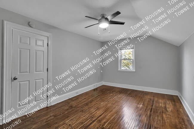 Building Photo - 105 Mariner St