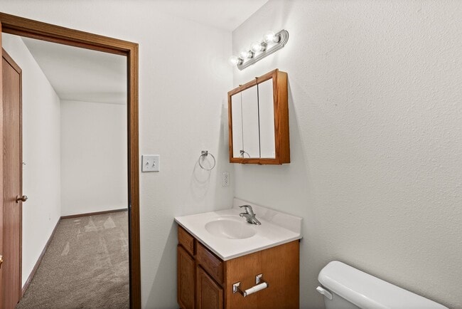 Building Photo - 701-703 Glenstone Dr.