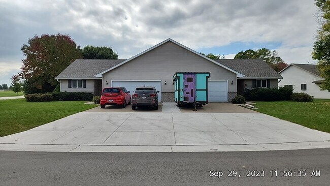 Building Photo - W3183 Westowne Ct