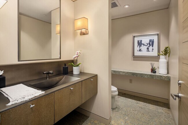 Building Photo - 3Bd/2.5Ba One Lincoln Tower Penthouse