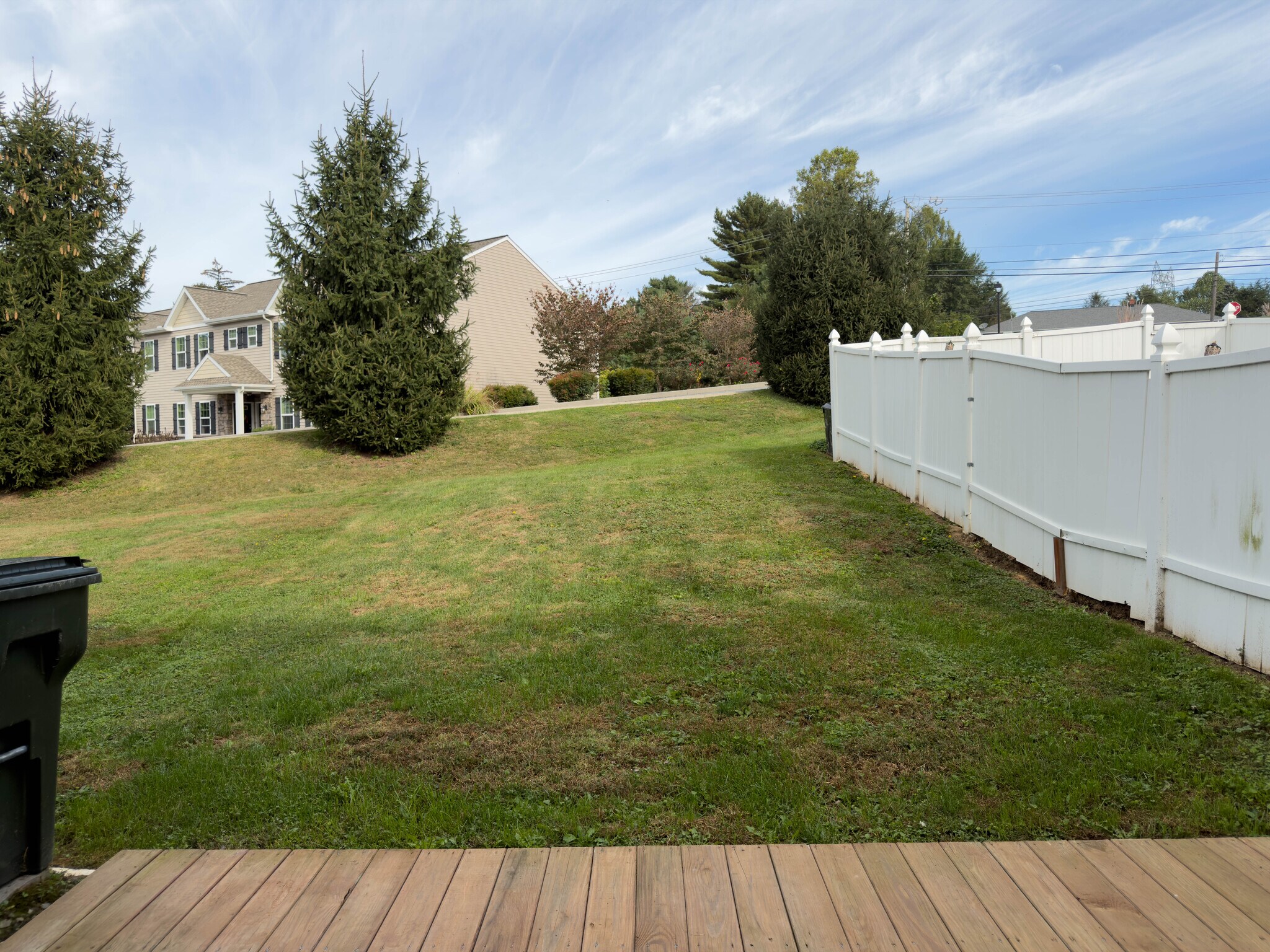 Building Photo - 390 Cardinal Rd