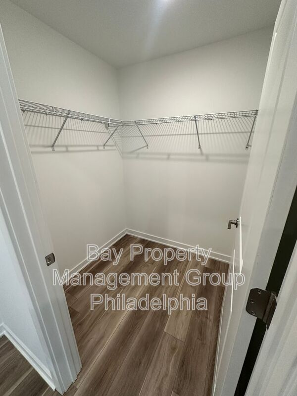 Building Photo - 2702 Frankford Ave