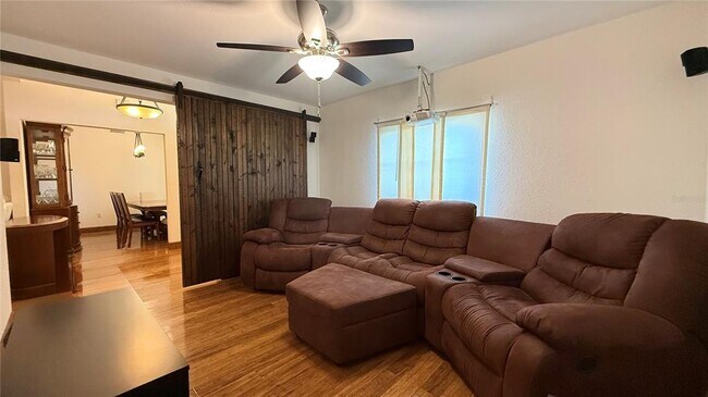 Building Photo - 175 Cloverdale Rd