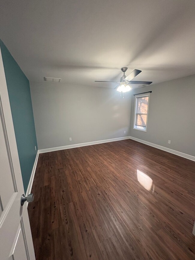 Building Photo - 1414 Ashburton Rd