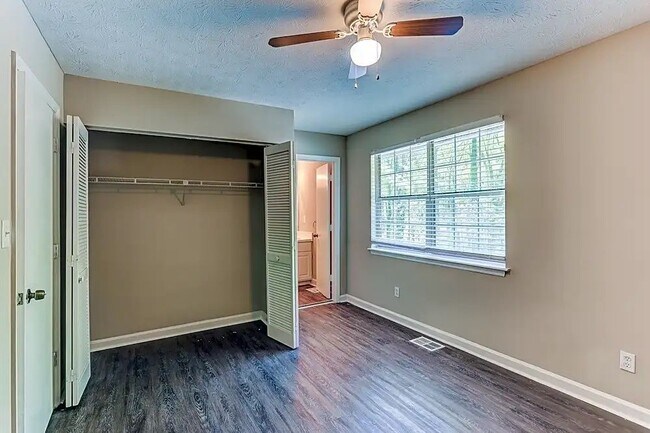 Building Photo - 3494 Creekview Pl